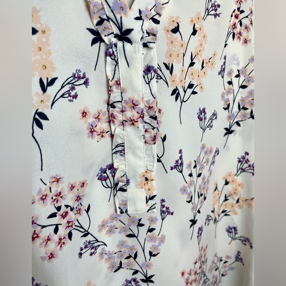 Beautiful women’s Van Heusen blouse top. - Picture 3 of 5